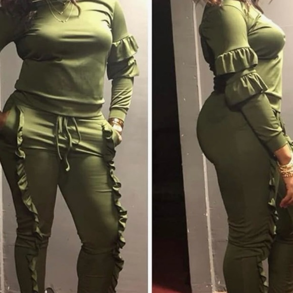 2 Piece Ruffle Jogger Set - Picture 4 of 6